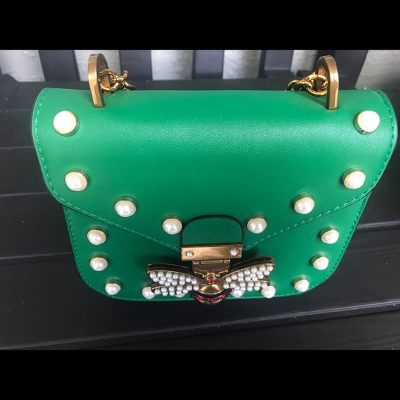 Bumblebee Shoulder Purse - Picture 3 of 6